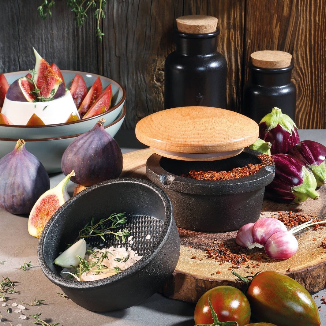 XL Spice Buddy made of Cast Iron and Beech Wood | Frieling USA | Mills & Grinders @ Spice Craze®