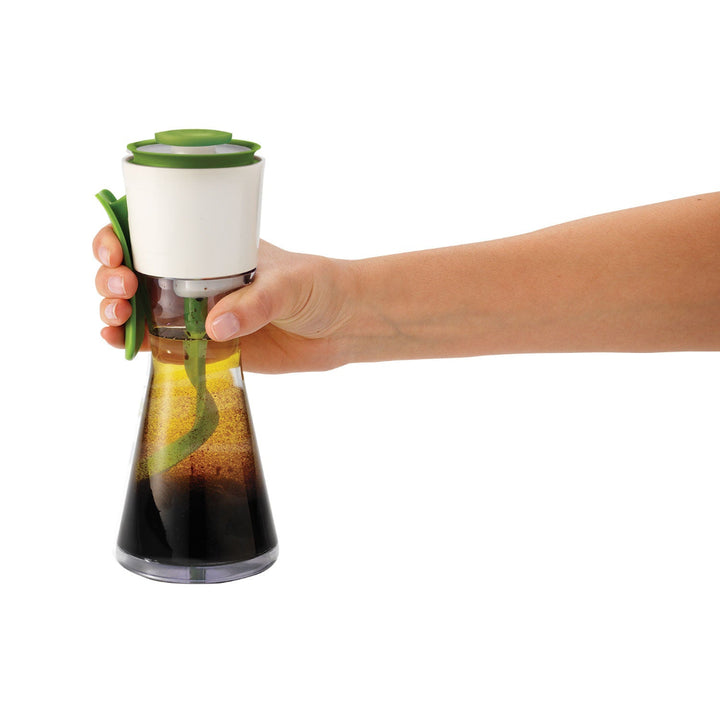 Mixing the Emulstir™ Salad Dressing Mixer | Chef'n® | Measuring & Mixing @ Spice Craze®