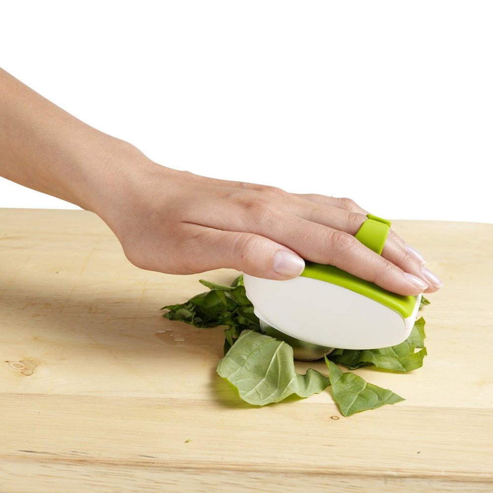Palm Mincer™ Chopping Basil | Chef'n® | Prepping & Cooking @ Spice Craze®
